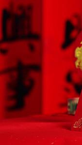 红火过年春节红包静物视频视频的预览图