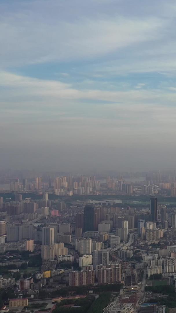 航拍武汉汉口最高楼世贸中心大厦视频视频的预览图
