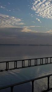 航拍无人机武汉地标东湖凌波门视频的预览图