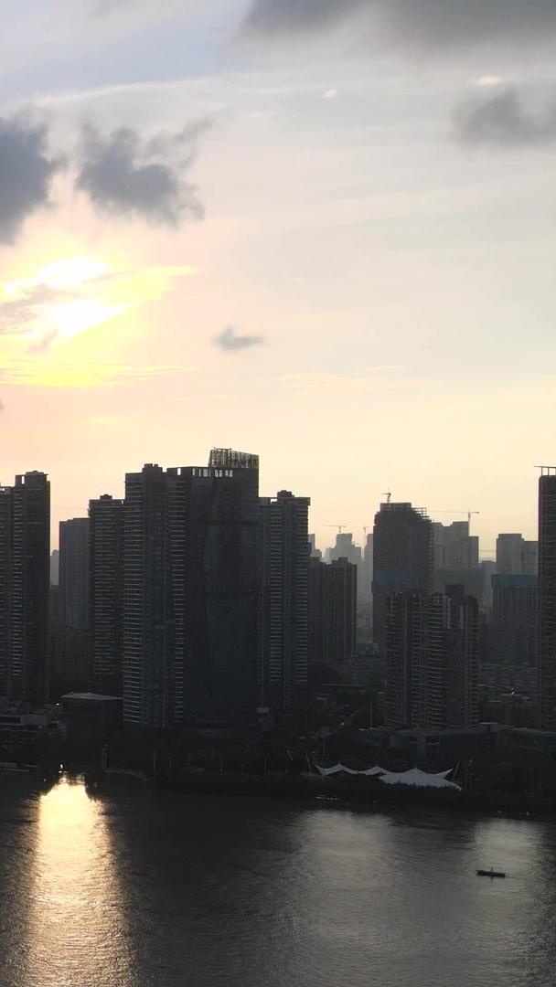 航拍风景城市长江江景立体交通道路桥梁晚霞天空城市素材视频的预览图