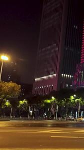 武汉街头夜景实拍视频视频的预览图
