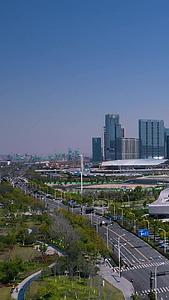 航拍2020年亚运会场馆杭州奥体中心视频的预览图
