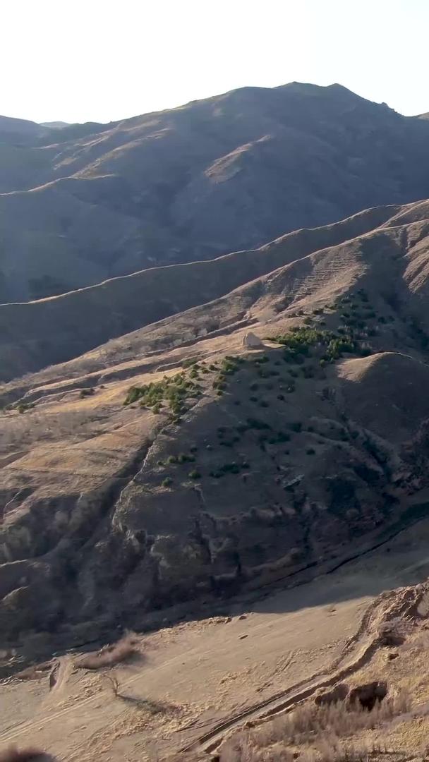 航拍华北地区黄土高原地质风貌视频的预览图