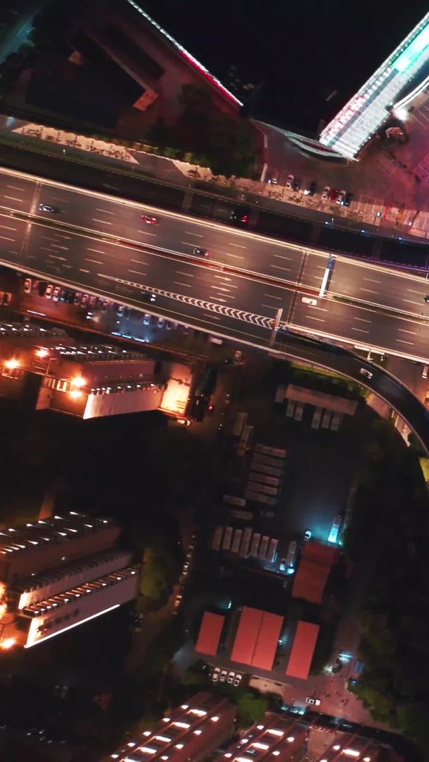 航拍城市夜景风光素材彩色立交桥视频的预览图