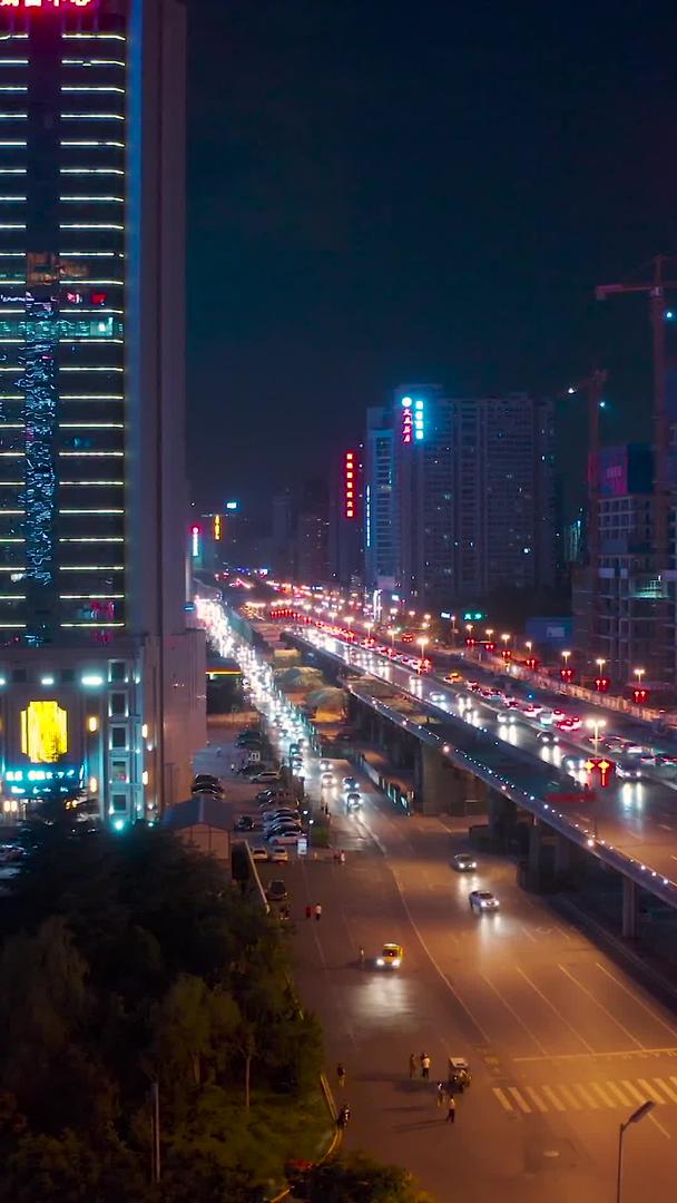 夜晚城市交通航拍视频的预览图