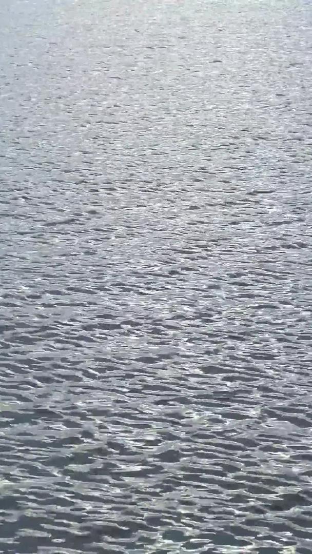 一组湖水素材视频的预览图