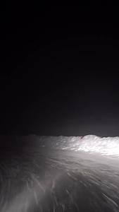雪天夜路下驾驶山路的第一视角视频的预览图