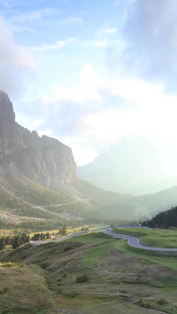 欧洲阿尔卑斯山区山谷日落延时视频视频的预览图