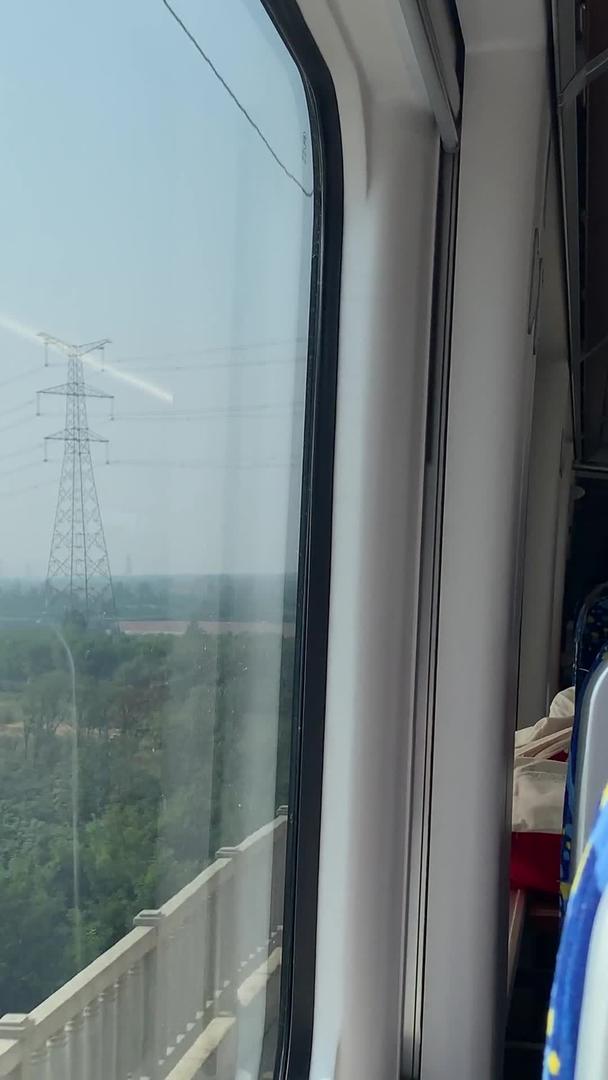 郑州高铁火车窗外视频的预览图