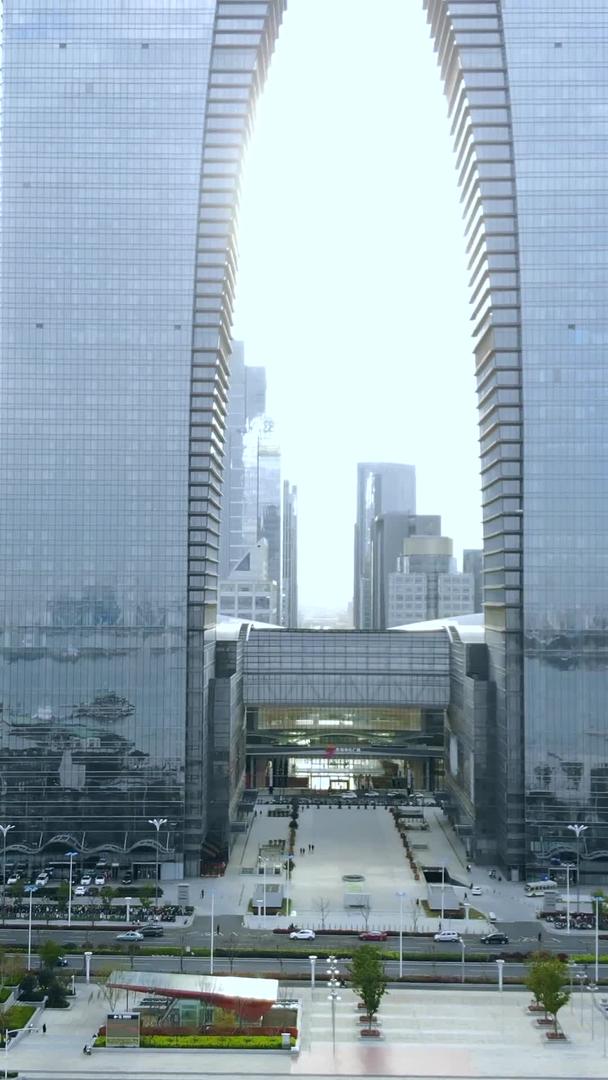 航拍杭州城市cbd地标视频的预览图