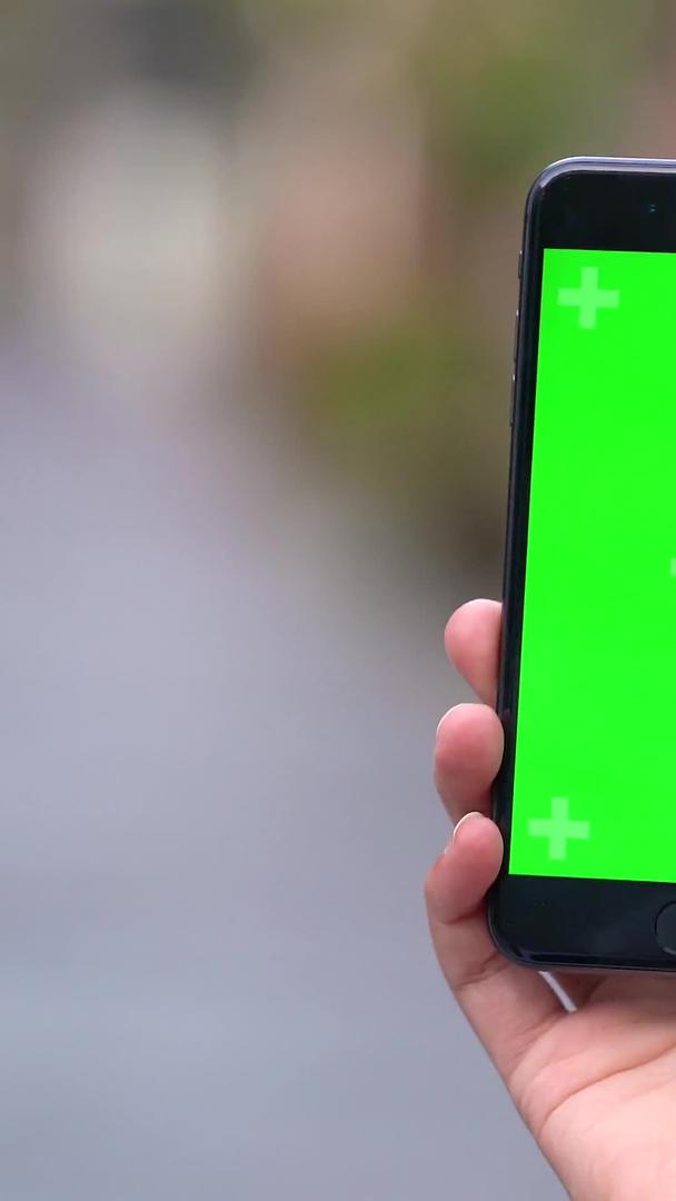 竖屏绿幕手机展示视频抠像视频的预览图