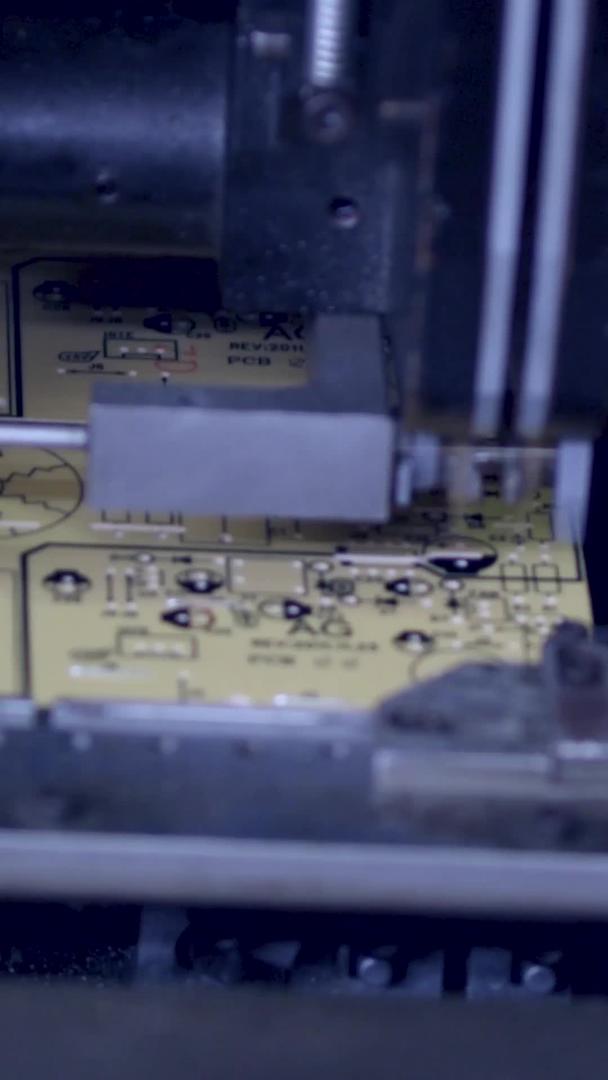 科技电路板生产实拍视频的预览图