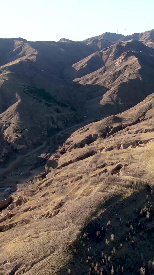 航拍华北地区黄土高原地质风貌视频的预览图