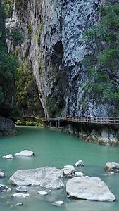 贵州荔波小七孔山洞穿越视频的预览图