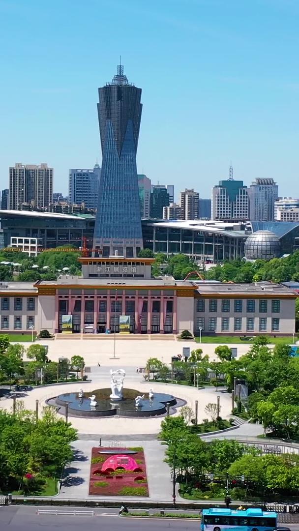 航拍杭州地标武林广场视频的预览图