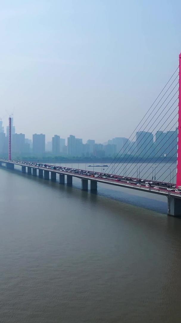 航拍杭州西兴大桥视频的预览图