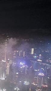 上海陆家嘴夜景平流雾视频的预览图