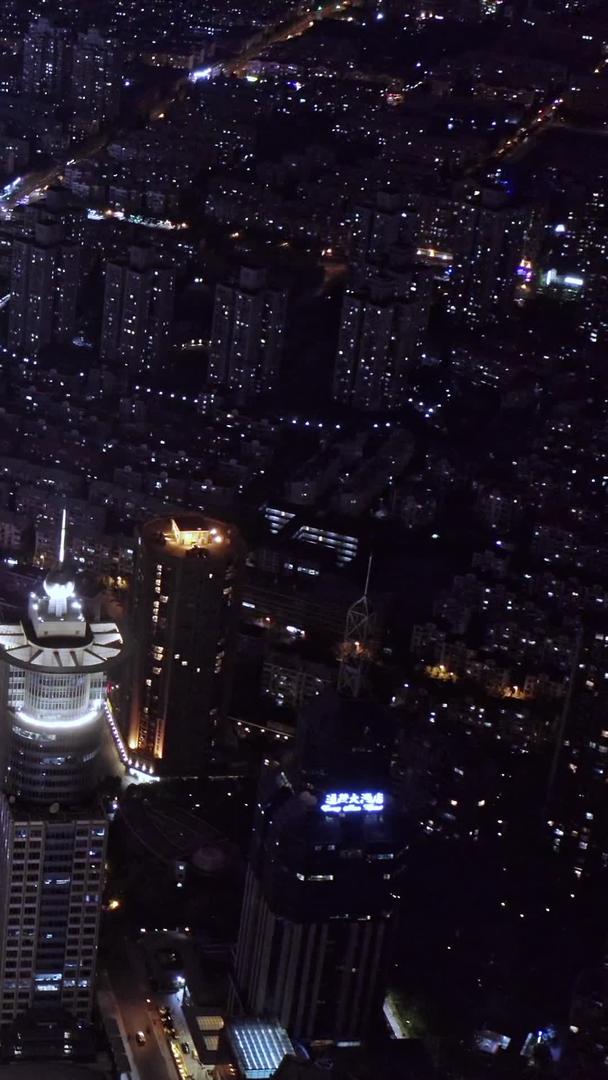 上海世纪大道夜景航拍视频的预览图