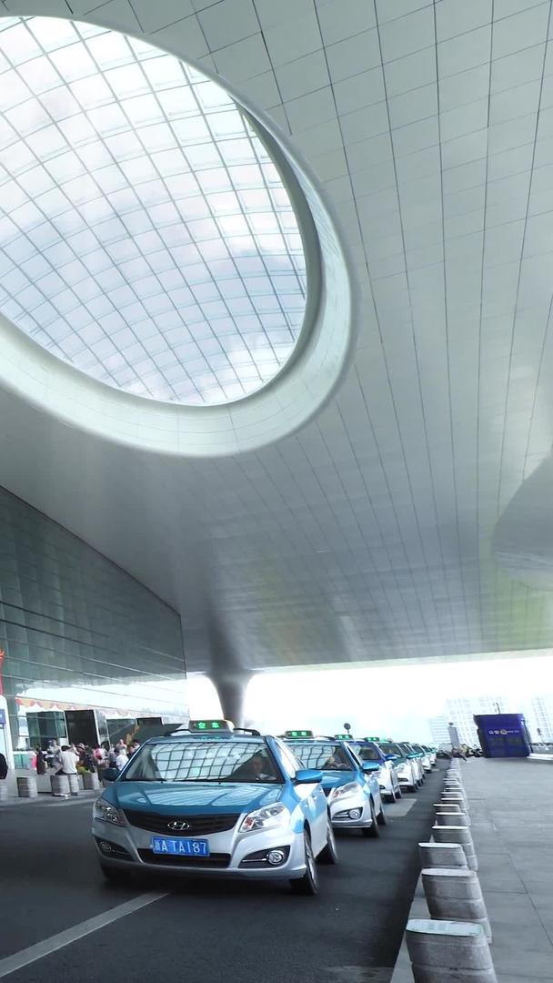 杭州东高铁站延时视频的预览图