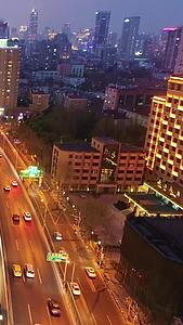 上海延安路高架夜景航拍视频的预览图