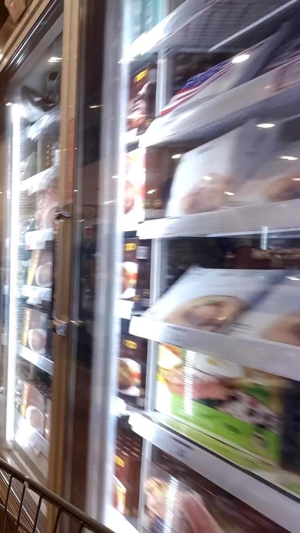 超市购物高清延时视频视频的预览图