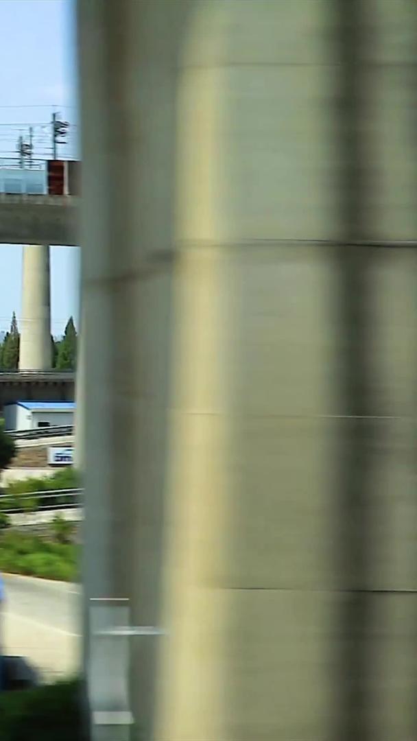 高铁车窗外风景划过视频的预览图