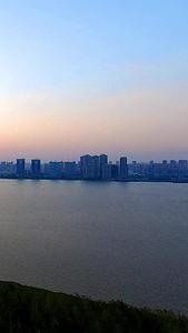 武汉杨泗港长江大桥延时视频视频的预览图