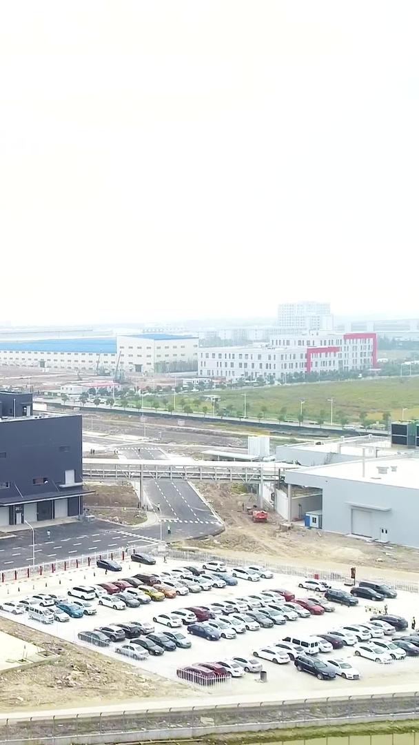 特斯拉超级工厂航拍视频视频的预览图