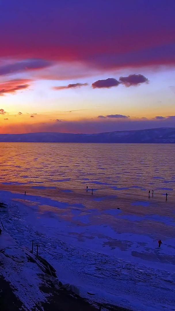 贝加尔湖上的日出航拍视频的预览图