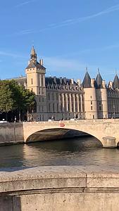 法国巴黎塞纳河两岸城市建筑风光实拍视频视频的预览图