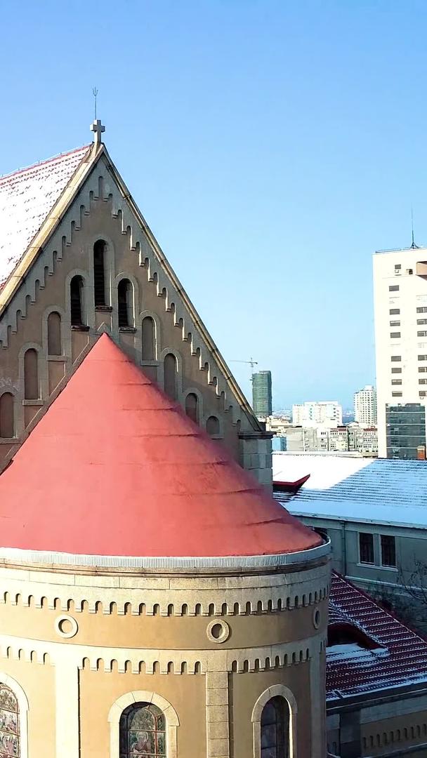 城市地标青岛天主教堂航拍视频的预览图