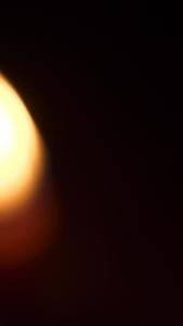 原创黑夜里的微弱烛光视频素材视频的预览图