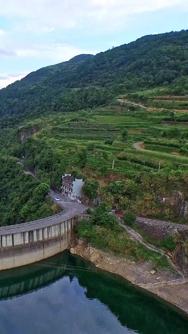 湘西山水大坝水库视频的预览图