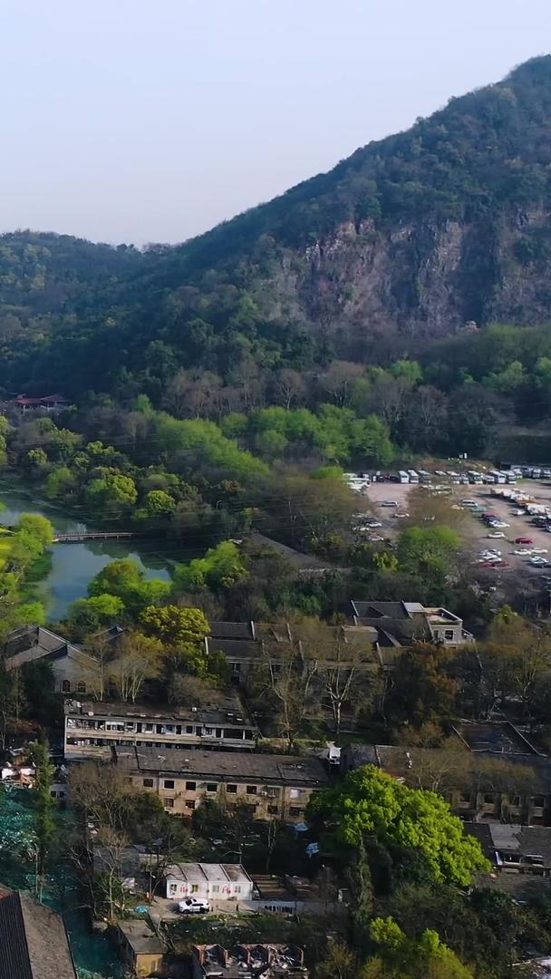 航拍杭州玉皇山八卦田遗址公园视频的预览图