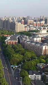 航拍武汉城市旅游地标建筑黄鹤楼风光素材视频的预览图