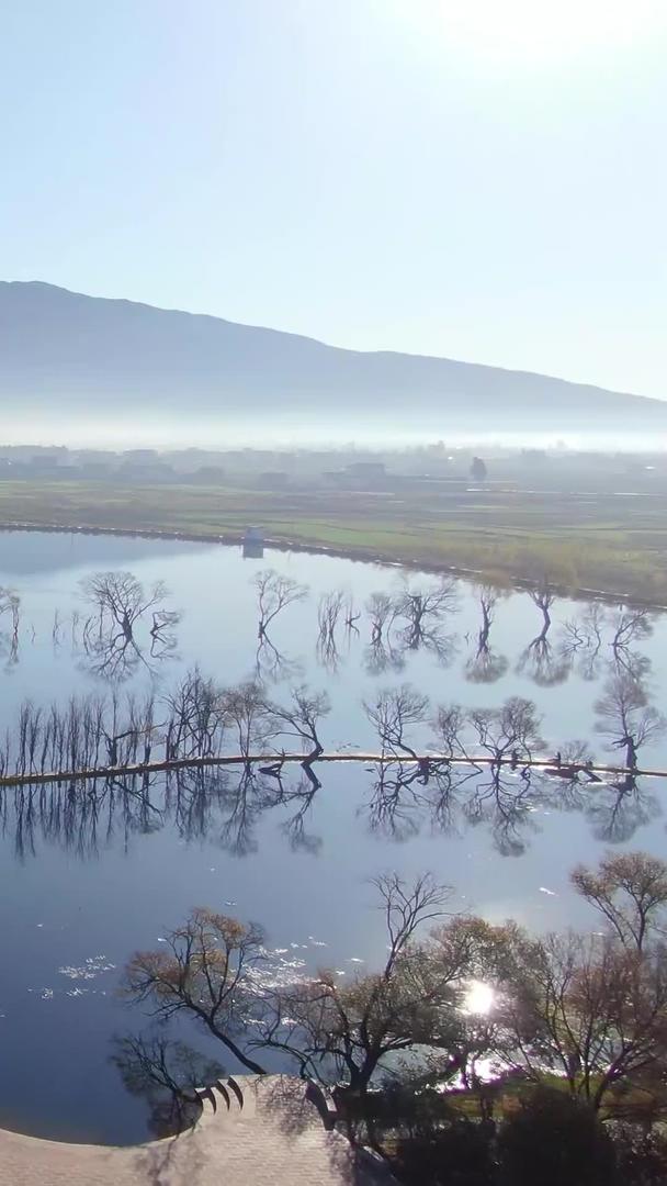 大理鹤庆黄龙潭自然风光航拍视频视频的预览图