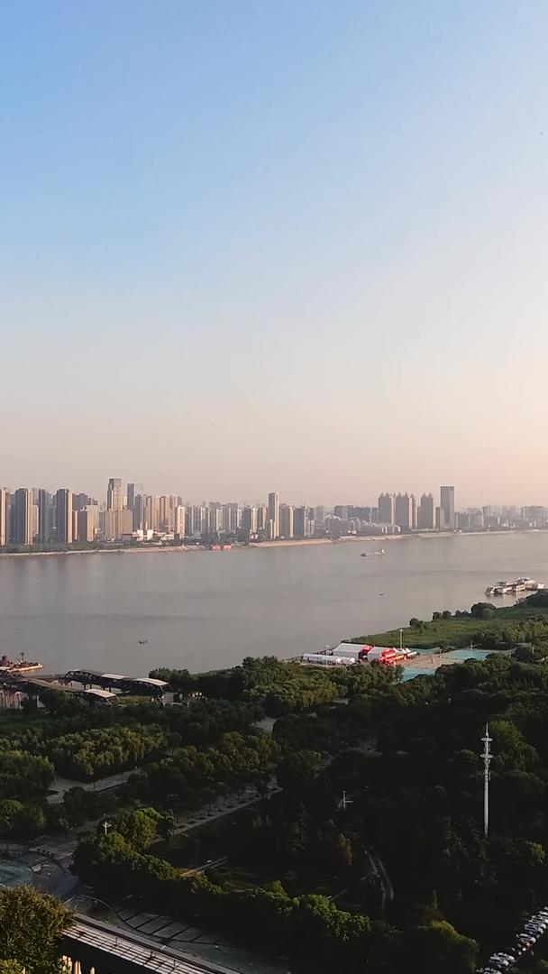 延时武汉长江两岸风光延时视频的预览图