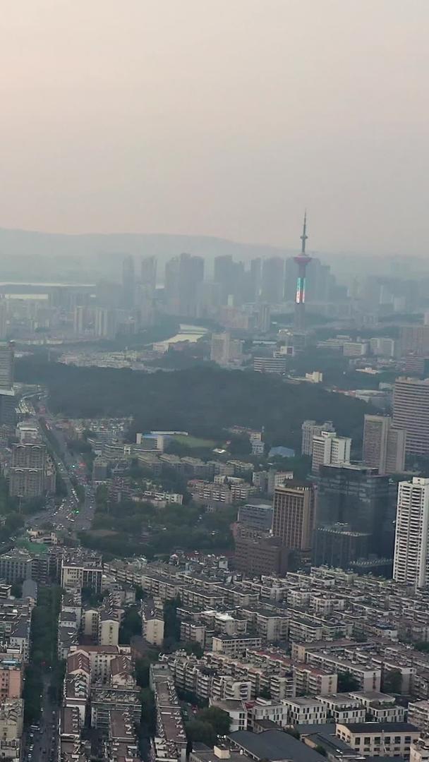 南京城市黄昏日落建筑交通航拍航拍航拍视频的预览图
