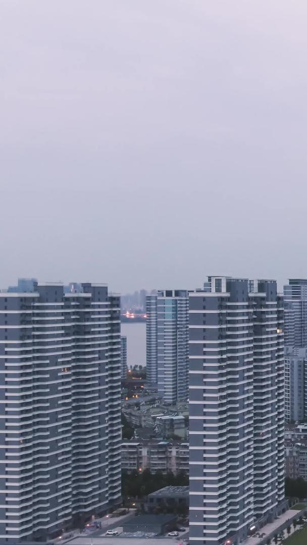 材料延时摄影城市交通桥梁道路夜景视频的预览图