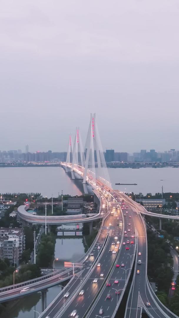 材料延时摄影城市交通桥梁道路夜景视频的预览图