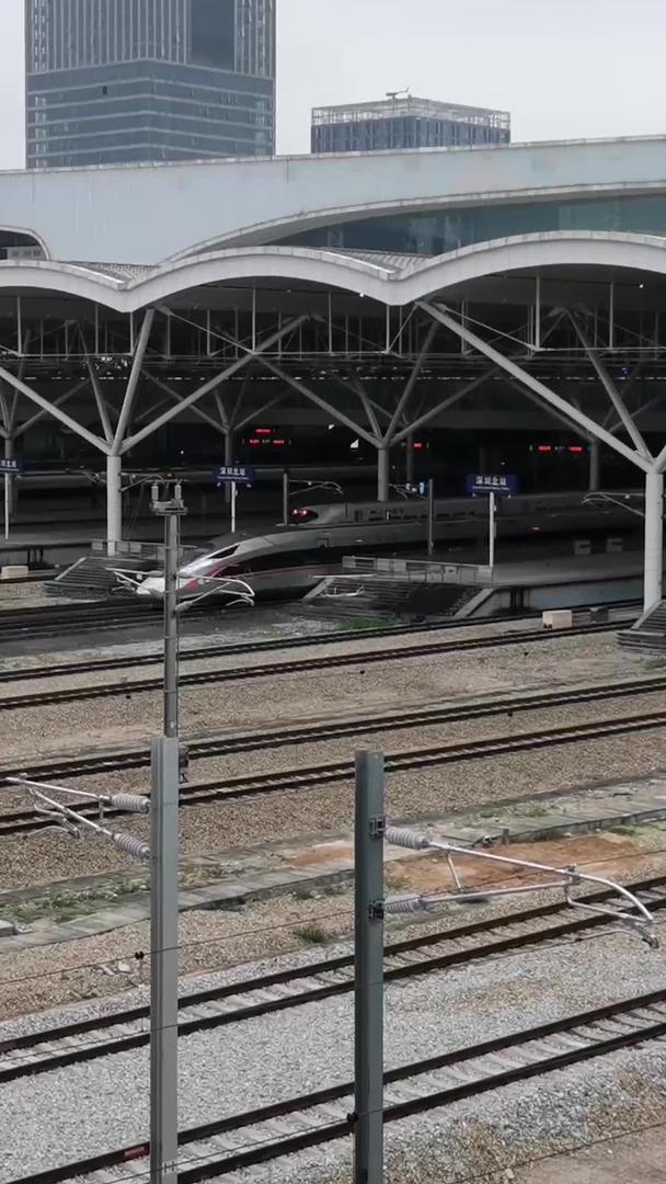 高速铁路复兴号出站视频的预览图