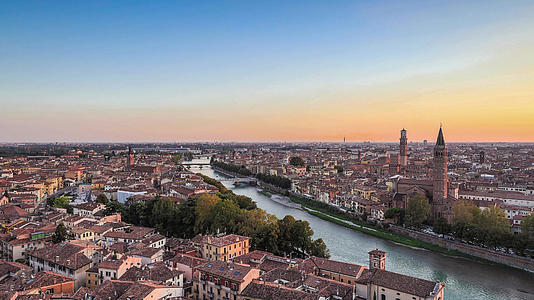 欧洲著名旅游城市意大利维罗纳城市日落天际线延时视频视频的预览图
