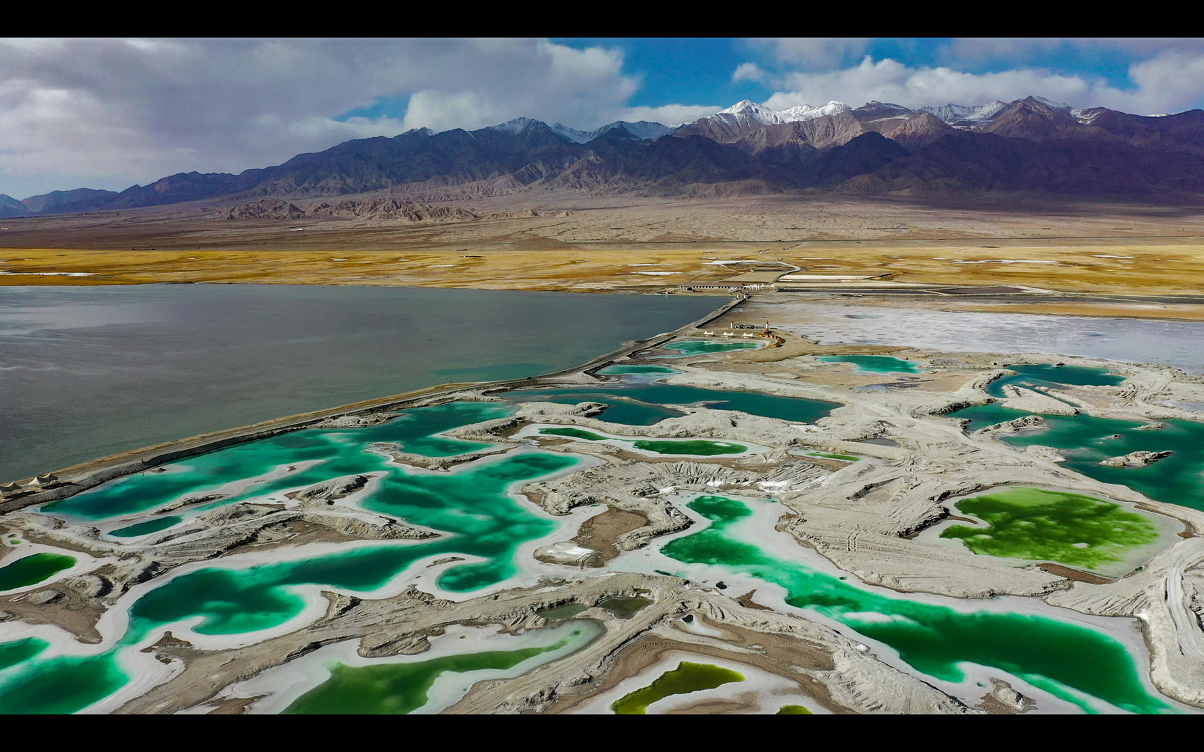 青海海西翡翠湖视频的预览图