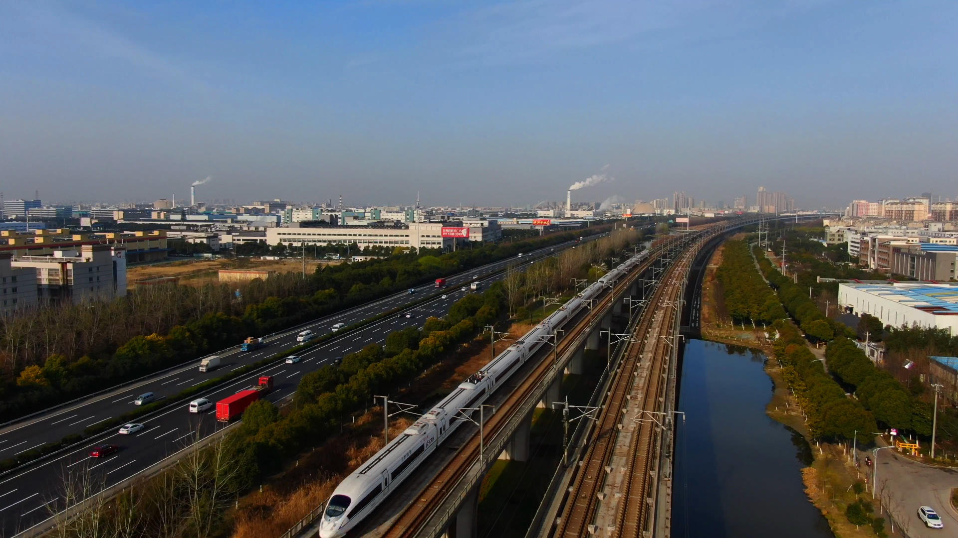 沪宁高铁与高速视频的预览图