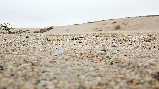 低角度拍摄砂石视频的预览图