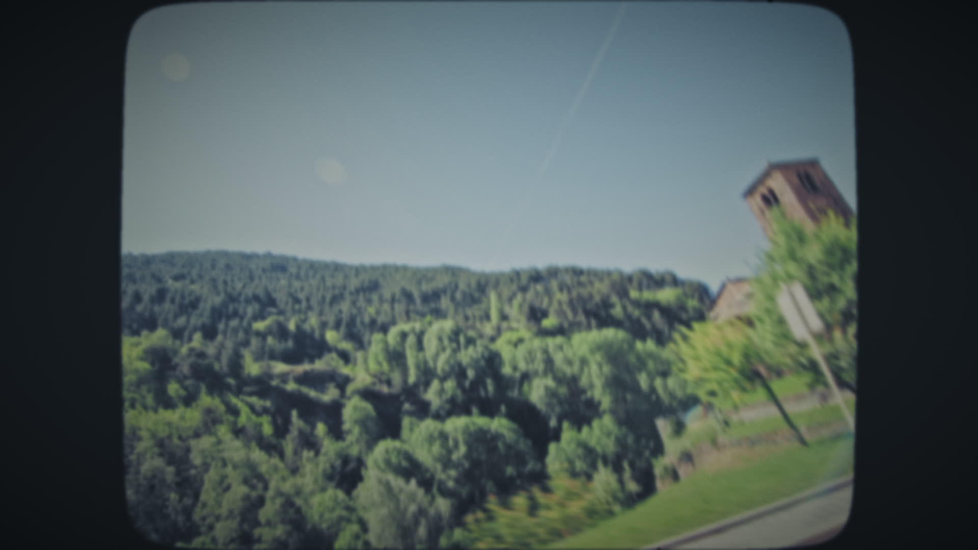 一辆汽车穿过欧洲的汽车视频的预览图