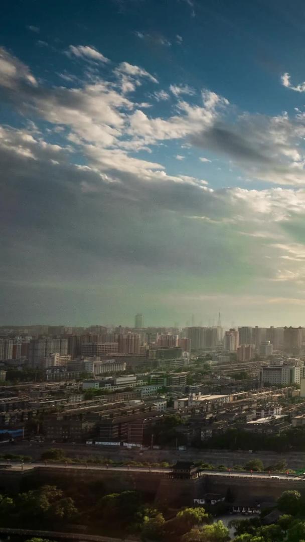 夕阳延迟的西安古城视频的预览图