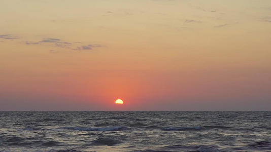 海上夕阳视频的预览图