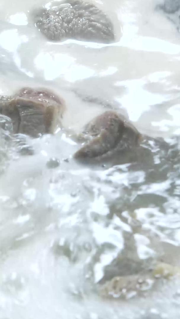 海带排骨汤炖汤养生汤视频的预览图