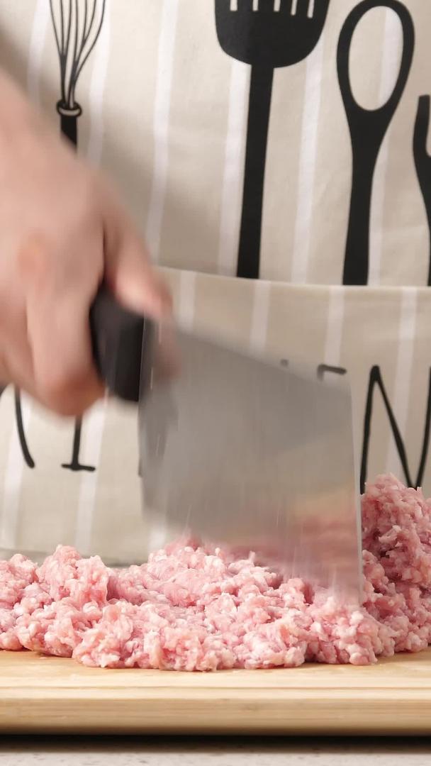升格剁肉馅视频的预览图